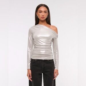 Abercrombie & Fitch Off the Shoulder Draped Shimmering‎ Cream Long Sleeve Blouse
